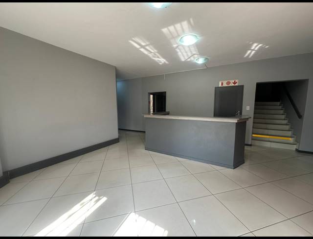 615M² WAREHOUSE TO LET IN KYALAMI
